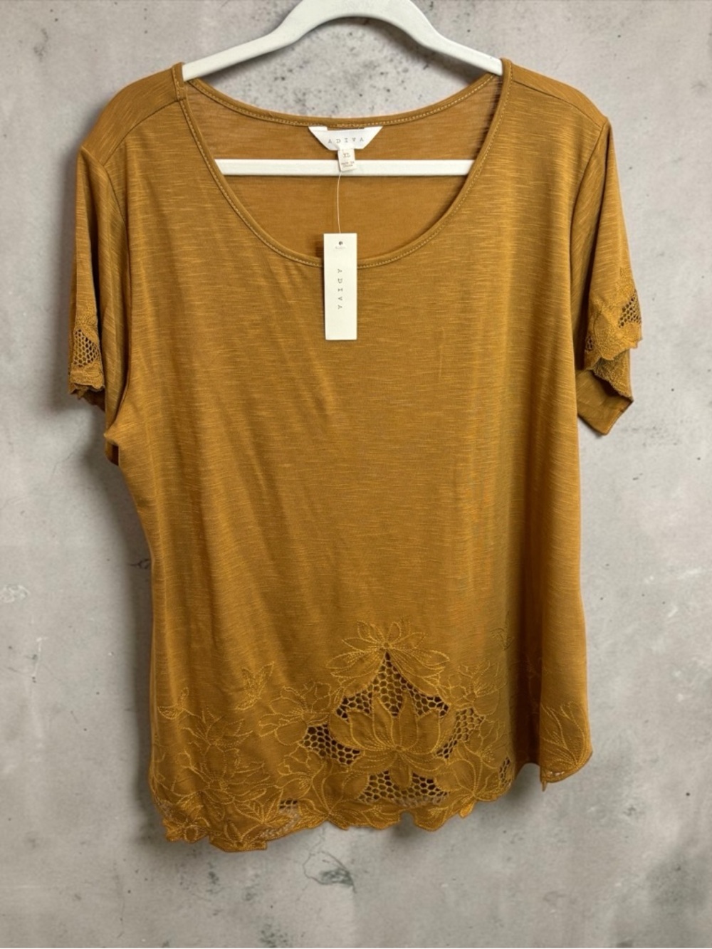 Adiva Mustard Short Sleeve Scoop Neck Tee with Lace Hem